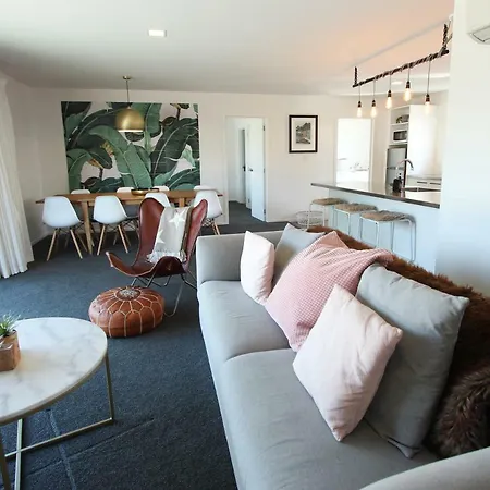 5 - Delightful Space In Tranquil Neighbourhood, Close To The Lake