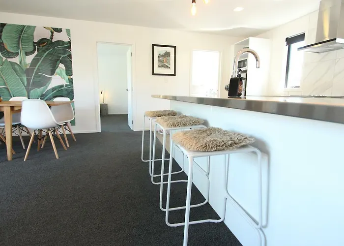 Stow 5 - Delightful Space In Tranquil Neighbourhood, Close To The *